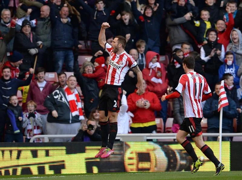 Sunderland stuns Man City 1-0