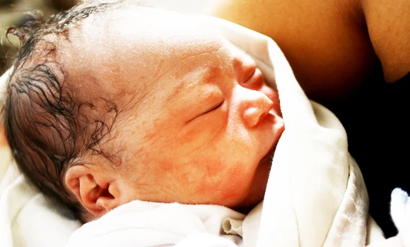 ‘Miracle’ baby born in Philippine typhoon rubble