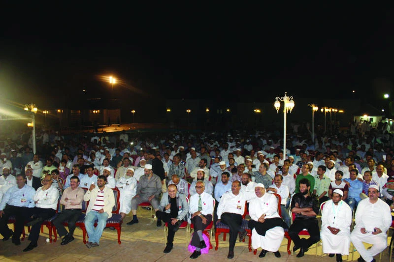 1,200 attend poetry gathering in Dhahran