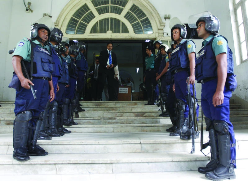 Dhaka court sentences UK, US citizens to hang