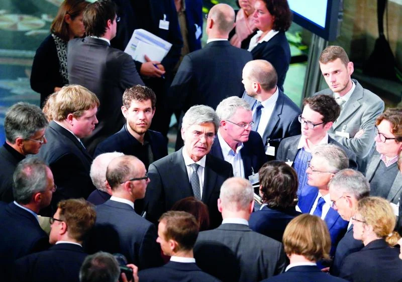 Siemens shares rise on buyback announcement