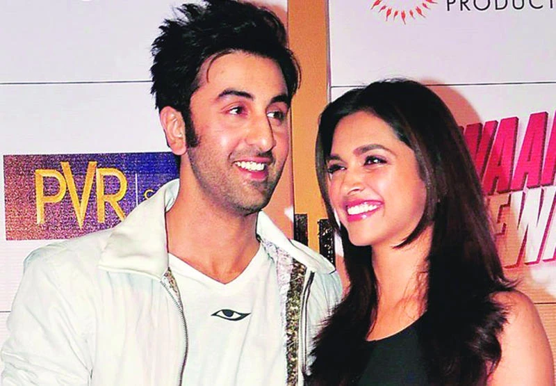 Deepika’s hug to Kapoors helps forget their past