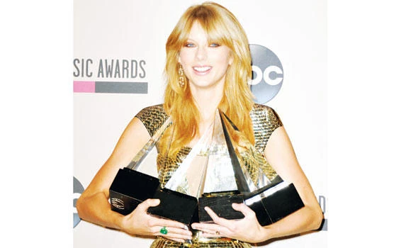 Swift named AMA artist of the year