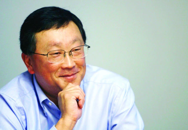 BlackBerry shakes up top management