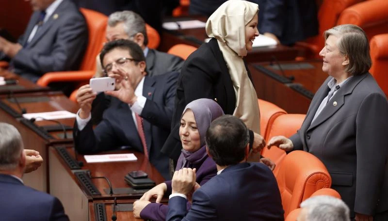 Turkish MPs attend assembly in scarves, first time in 15 years