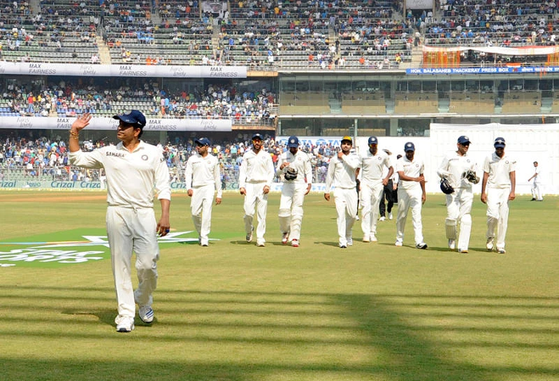 Ecstatic crowds as Tendulkar bats in last Test