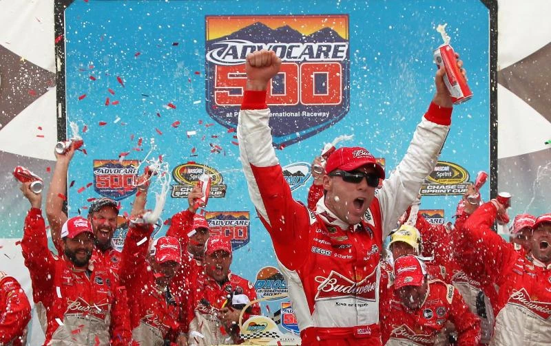 Johnson widens lead as disaster hits Kenseth