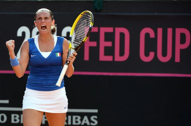 Vinci beats Panova to give Italy Fed Cup lead
