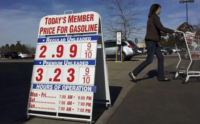 Oil holds near $111, timing of rise in Iran exports unclear