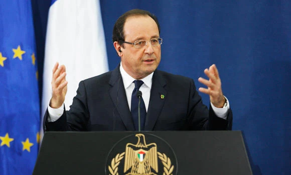Hollande: Settlements must stop