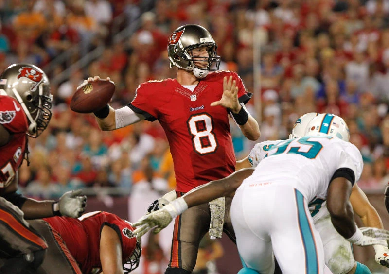 Buccaneers sink Dolphins 22-19 for first victory