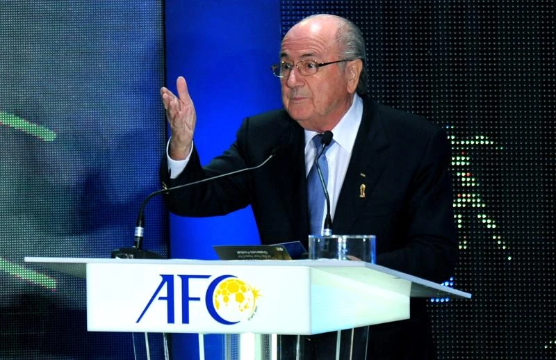 Blatter backs Qatar and says criticism is unfair