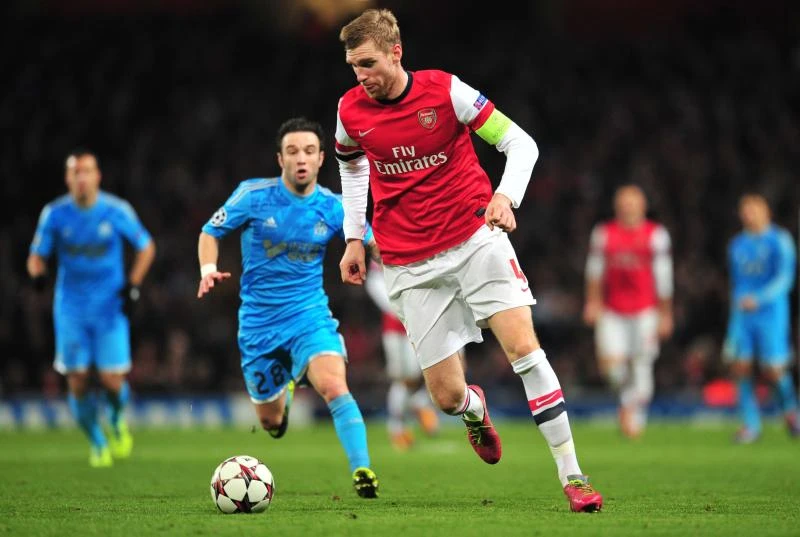 Mertesacker backs Ozil to inspire leaders Arsenal