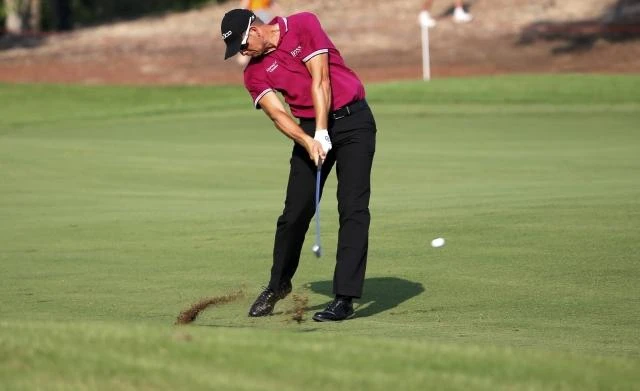 Stenson makes his move to take World Tour lead