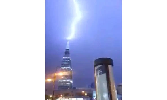 Lightning-hit tower in Riyadh undamaged