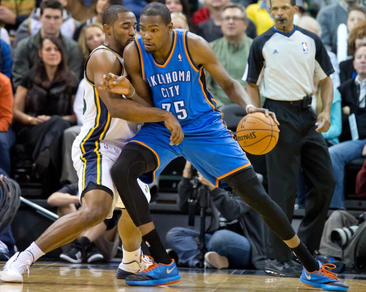 Durant scores 42 to lift Thunder to win over Jazz