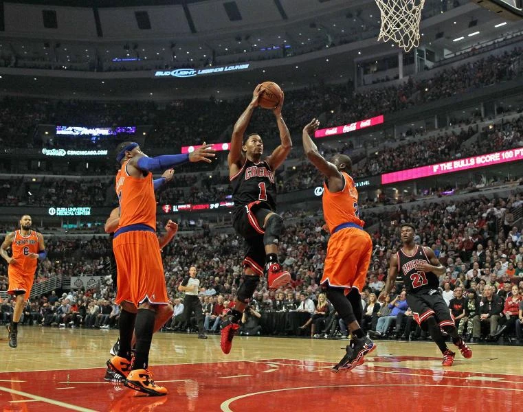 Rose floater lifts Bulls to 82-81 win over Knicks