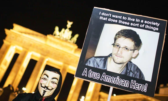 German lawmakers eye Snowden being questioned in Russia