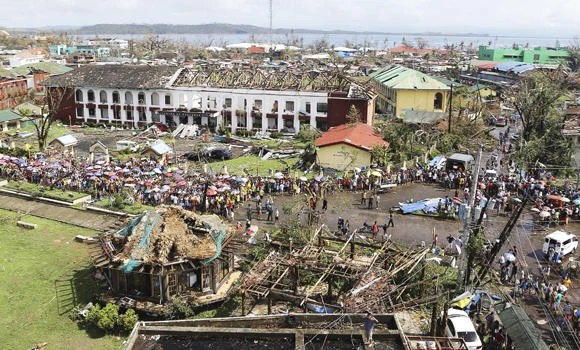 Looters swarm Philippine city ravaged by typhoon