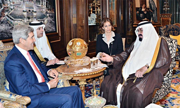 King Abdullah receives Kerry in Riyadh