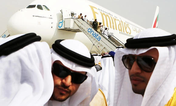 Gulf airlines splash out over $100 bln for new planes