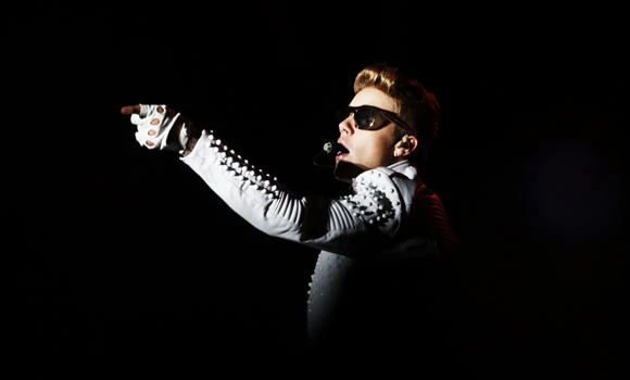 Justin Bieber charged over wall tagging