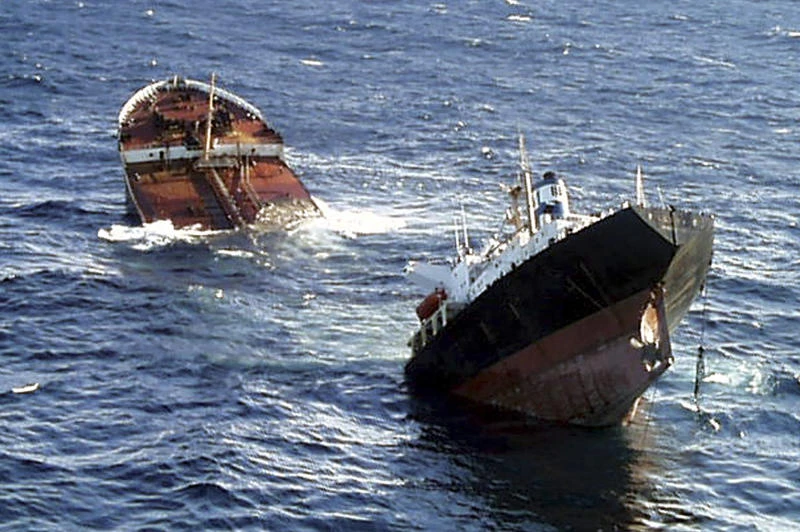 Crew acquitted in Spain oil disaster