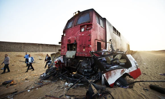 Egypt train crash kills 26