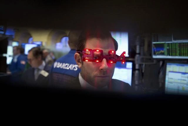 US stocks cap stunning year with fresh records