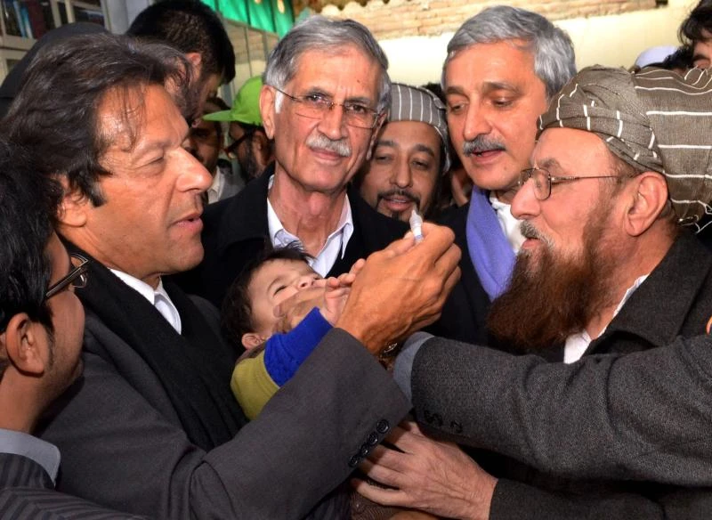 Gunmen kill vaccinator in NW Pakistan: officials