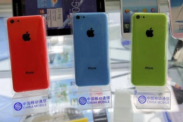 Apple, China Mobile sign long-awaited deal to sell iPhones