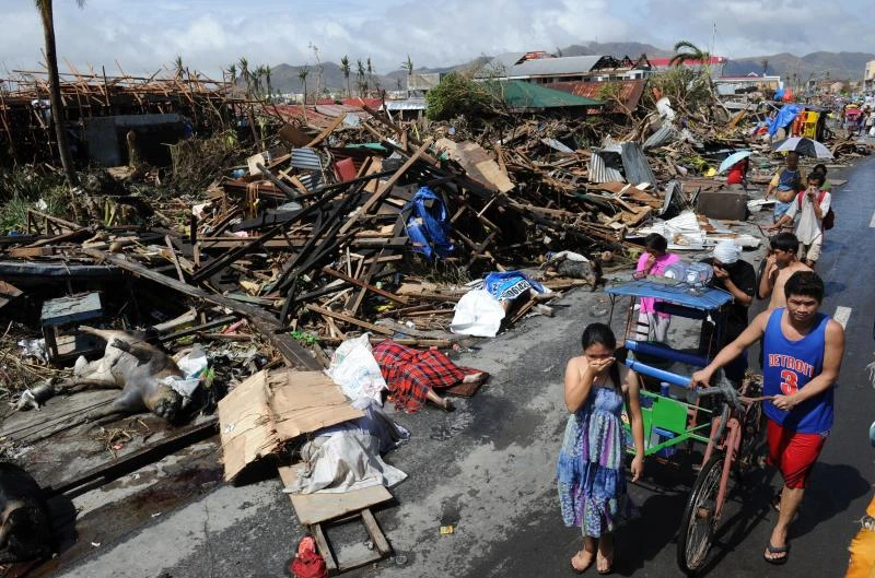 Hundreds of corpses unburied after Philippine typhoon