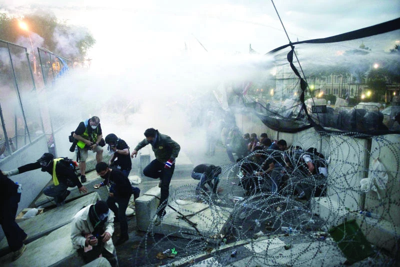 Violence rocks Bangkok; PM forced to leave building