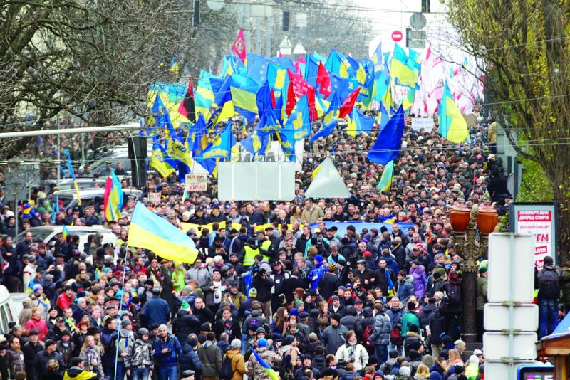 100,000 rally in defiance of Ukraine protest ban