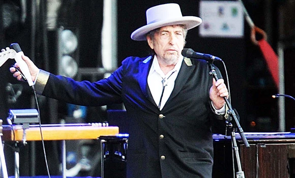 Bob Dylan charged in France with 'inciting hate'