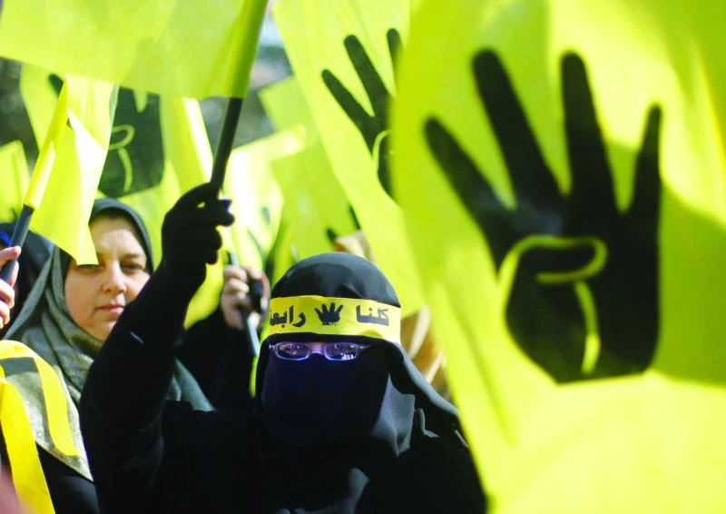 Egyptian police fire tear gas to end Cairo clashes