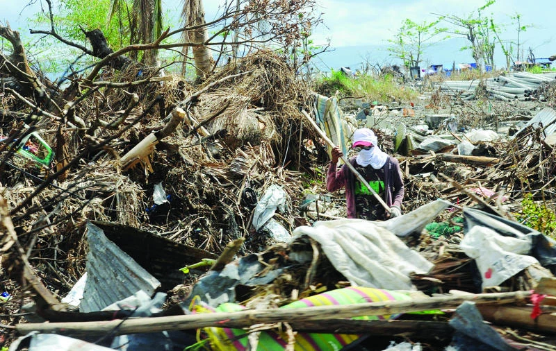 One month after super typhoon, Philippines faces huge challenges