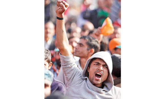 Modi: Voters 'will root out corrupt Congress'