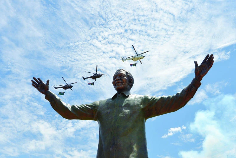 Day after burial, South Africa unveils Mandela ‘unity’ statue