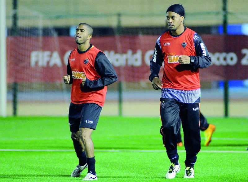 Ronaldinho leads Atletico Mineiro against Raja