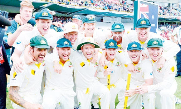 Australia wraps up 3rd Test, regains Ashes