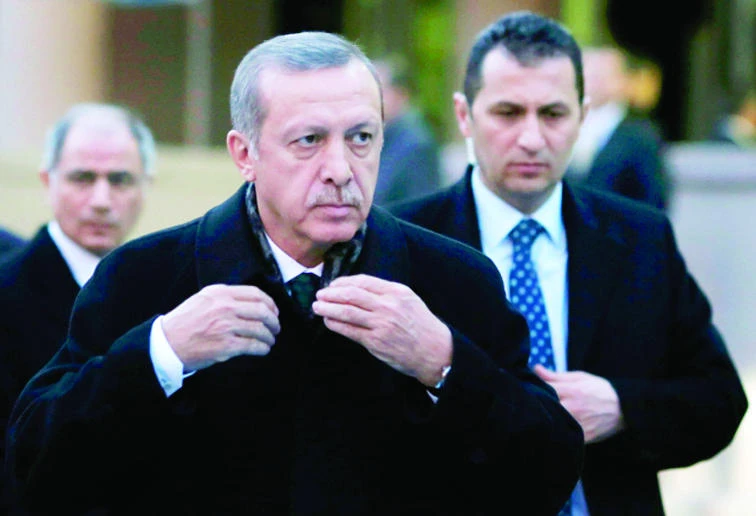 Turkish lira falls to record lows