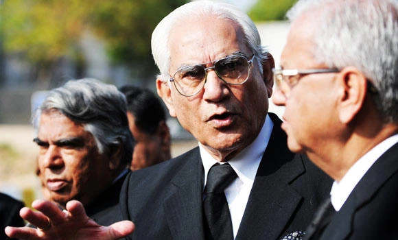 Pakistani premier offers to fly Musharraf’s sick mother home
