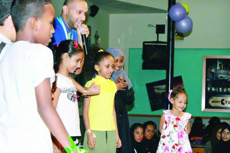 Volunteers bring joy to afflicted children
