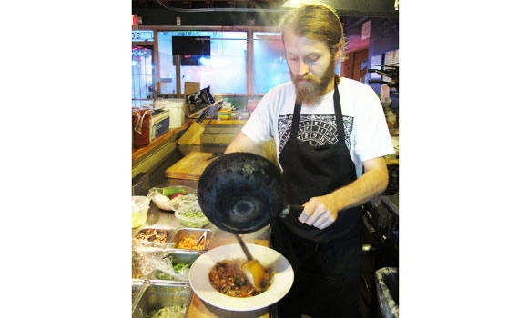 Korean noodle restaurant helps Memphis break character