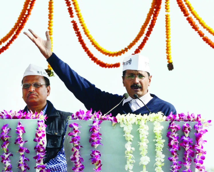 Anti-corruption champion sworn in as Delhi chief minister