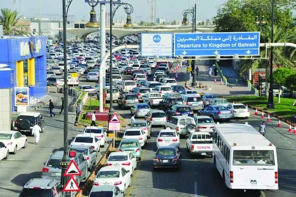 Passport stamp delay at Bahrain causeway under investigation