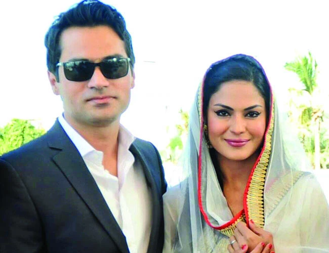 Complaint filed in Mumbai against Veena Malik