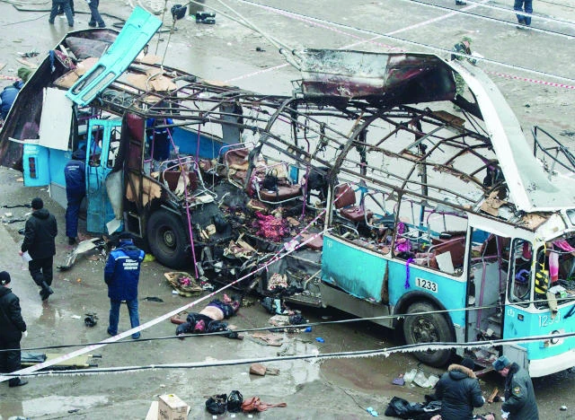 Second suicide attack in Russia kills 14 on bus