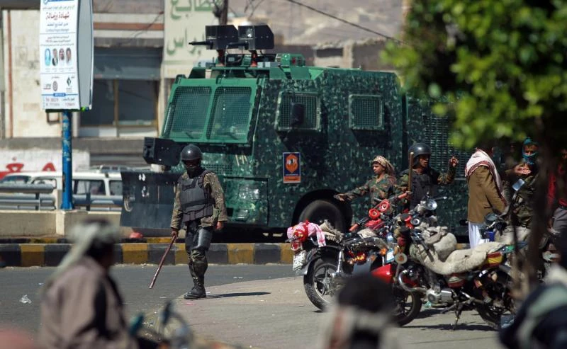 Yemen bans motorbikes in Sanaa because of attacks